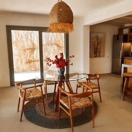 Veneterra-pool-seaview-conciergeservices * Koundouros