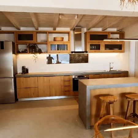 Veneterra-pool-seaview-conciergeservices * Koundouros