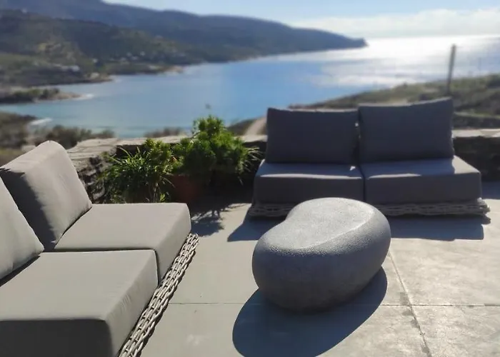 Veneterra-pool-seaview-conciergeservices Villa