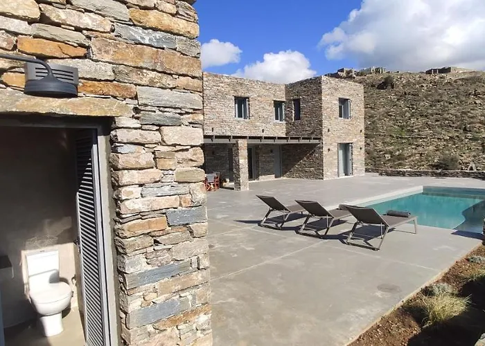 Veneterra-pool-seaview-conciergeservices Koundouros