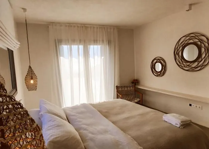 Veneterra-pool-seaview-conciergeservices *