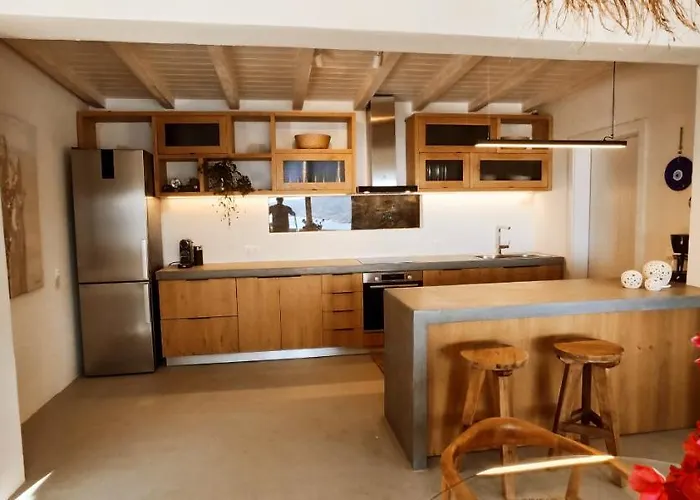 Veneterra-pool-seaview-conciergeservices * Koundouros