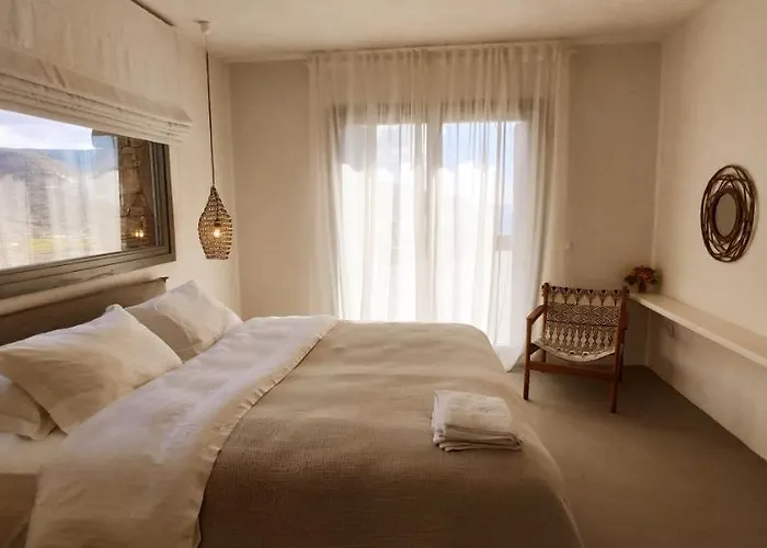 Veneterra-pool-seaview-conciergeservices Villa