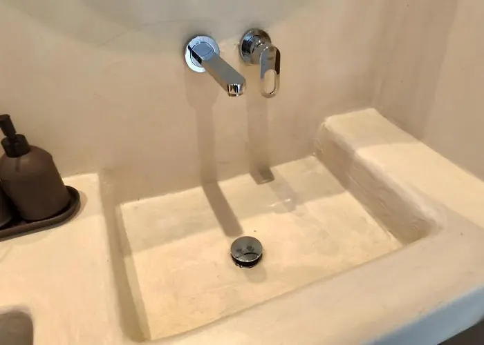 Veneterra-pool-seaview-conciergeservices Villa *