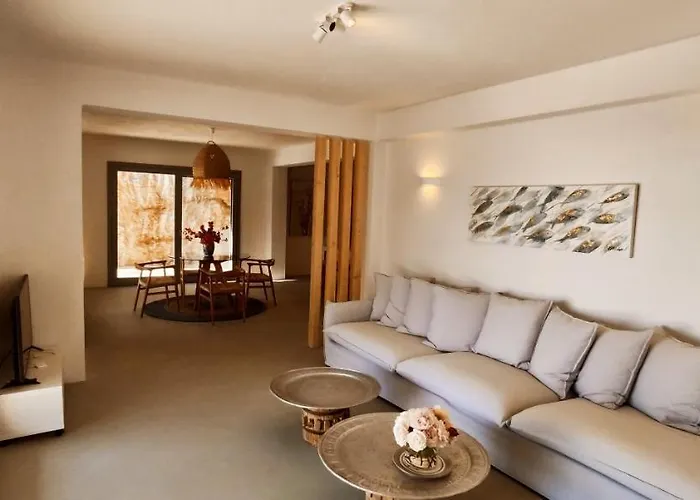 Villa Veneterra-pool-seaview-conciergeservices *