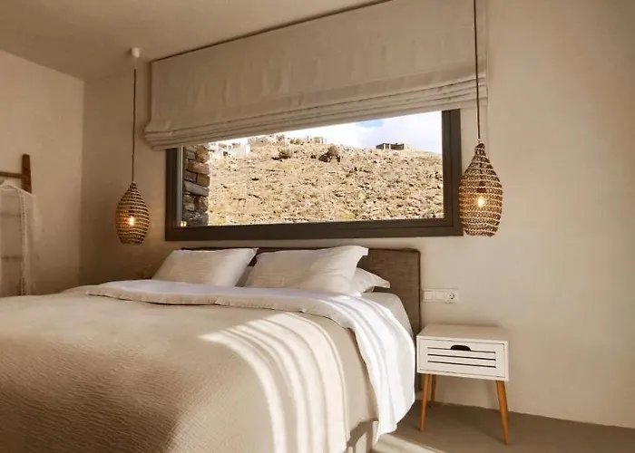 Villa Veneterra-pool-seaview-conciergeservices *