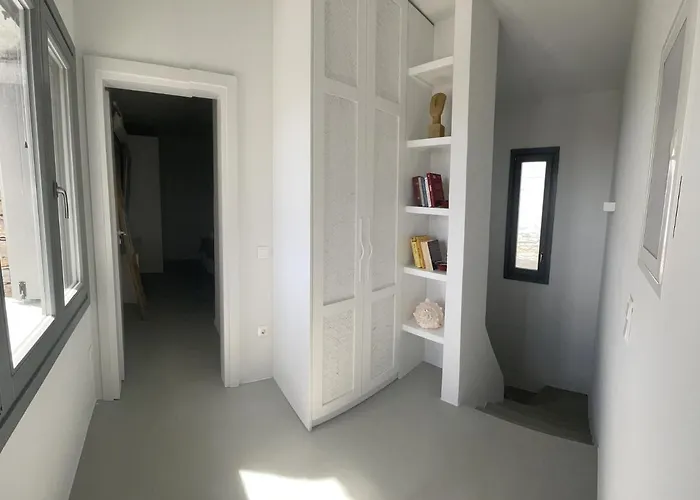 Villa Veneterra-pool-seaview-conciergeservices *