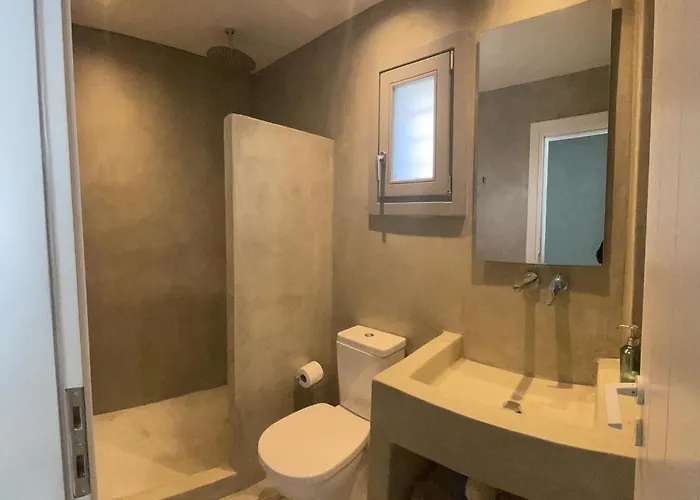 Villa Veneterra-pool-seaview-conciergeservices Koundouros