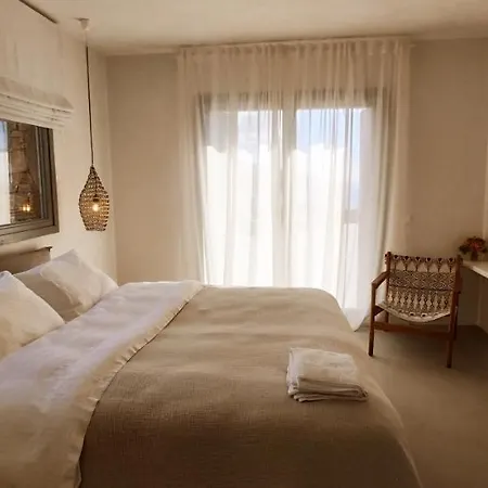 Veneterra-pool-seaview-conciergeservices Villa