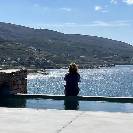 Veneterra-pool-seaview-conciergeservices Koundouros
